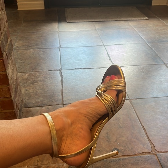 NWOT Stuart Weitzman metallic gold 4β heels size 9 - Picture 4 of 9